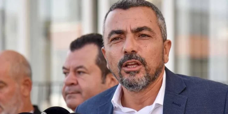 Akaryakıt zammı halkın yükünü artırıyor