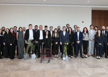 Erhürman, Gençlik Federasyonu ile görüştü: Gençlerden gelen eleştiriler ve katkılar çok kıymetli