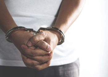 Sahte belge düzenleme ve tedavüle sürmekten 5 kişi tutuklandı, üç kişi ise aranıyor