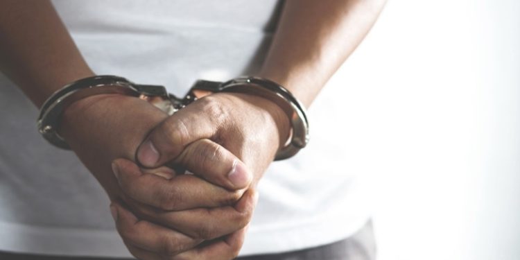 Sahte belge düzenleme ve tedavüle sürmekten 5 kişi tutuklandı, üç kişi ise aranıyor