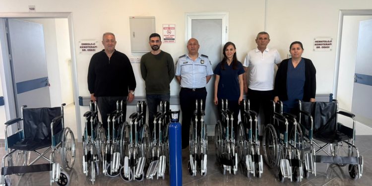 Kıbrıs Türk Polis Mensupları Derneği’nden Onkoloji Bölümü’ne bağış