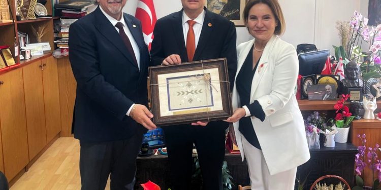 Zaimağaoğlu, TDK Başkanı Mert ile AÖA Başkanı Konedralı ile görüştü