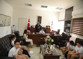 Çavuşoğlu makamını Şht. Yalçın İlkokulu öğrencisi Basmaz’a devretti