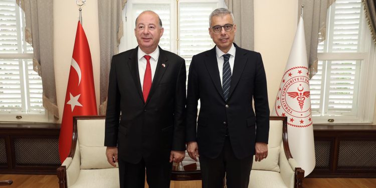 Dinçyürek, İstanbul’da Türkiye Sağlık Bakanı Memişoğlu ile görüştü