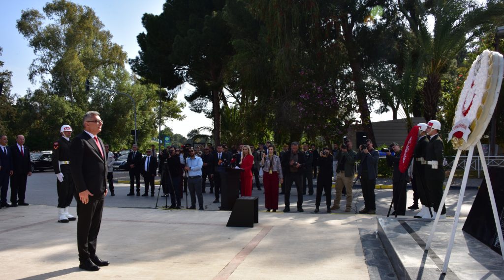 23 Nisan Ulusal Egemenlik ve Çocuk Bayramı törenlerle kutlanıyor… Lefkoşa Atatürk Anıtı’nda tören düzenlendi
