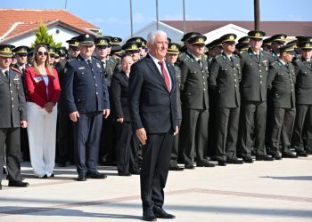 Özçınar, 23 Nisan Ulusal Egemenlik ve Çocuk Bayramı kutlama törenine katıldı