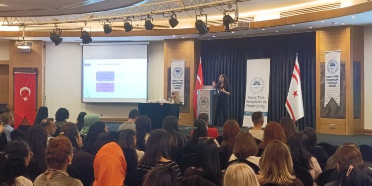 KTHEB, “Yara Bakımı ve Stoma” eğitimi düzenledi