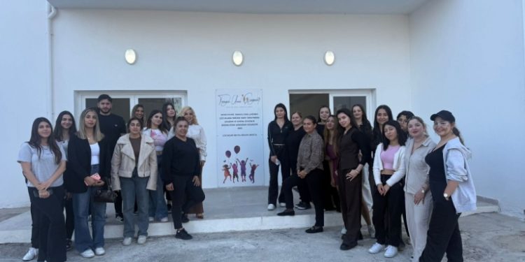 YDÜ Meslek Yüksekokulu Saç Bakımı ve Güzellik Hizmetleri Bölümü çocuklarla buluştu