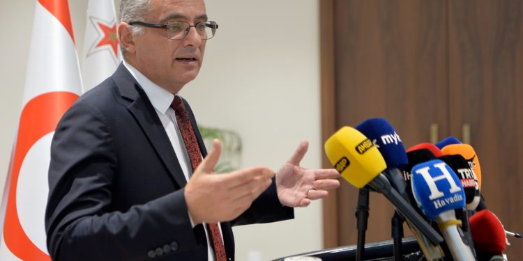 Erhürman: Kıbrıslı Türkler yok sayılarak bu adada çözüm olabileceğini düşünen var mı?