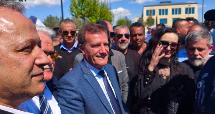 Arıklı, eylem yapan taksicilerle görüştü: Çözüm sözü verdi