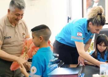 23 Nisan’da anlamlı devir teslim: Makamlar temsili olarak geleceğin sahiplerine bırakıldı