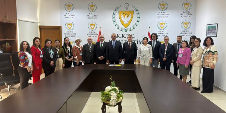 Çavuşoğlu, Türk Dil Kurumu Başkanı Mert’i kabul etti