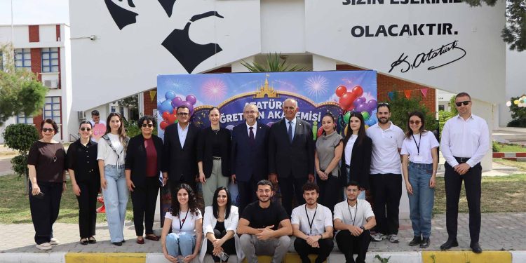 Çavuşoğlu: Çocuk Şenliği, geleceğin öğretmenleri için deneyim sunuyor