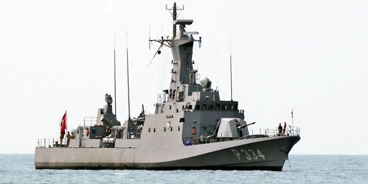 Türk Deniz Kuvvetleri denizaltısı ve hücumbotu halkın ziyaretine açılacak