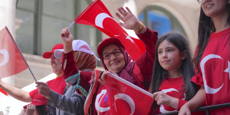 New York'ta 43. Türk Günü Yürüyüşü coşkuyla kutlandı
