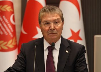 Başbakan Üstel: Fedakarlık gerekiyorsa ilk imzayı ben atıyorum