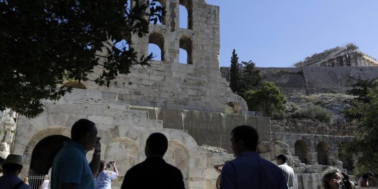 Yunanistan'dan borçları için Akropolis'in satılması istendi