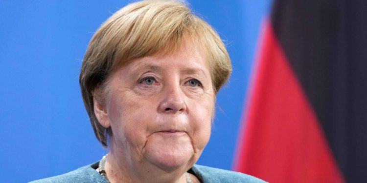 Merkel'e göre Avrupa, dünyanın en güçlü kıtası olmaktan çok uzak