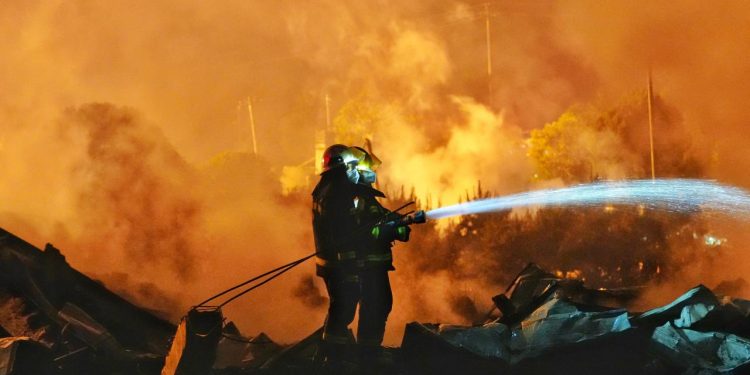 Çin'de havai fişek fabrikasında patlama: 21 ölü, 61 yaralı