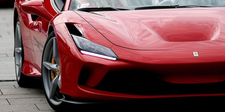 Lüks otomobillere Hürmüz engeli: Motor yağı tükeniyor