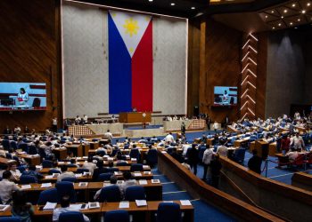 Filipinler Senatosunda silah sesleri