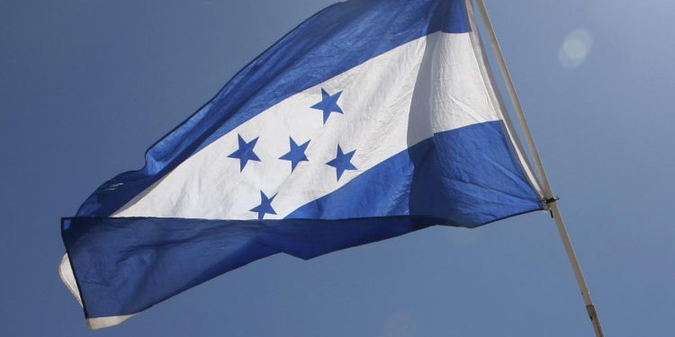 Honduras'ta düzenlenen 2 ayrı saldırıda 6'sı polis 24 kişi öldürüldü