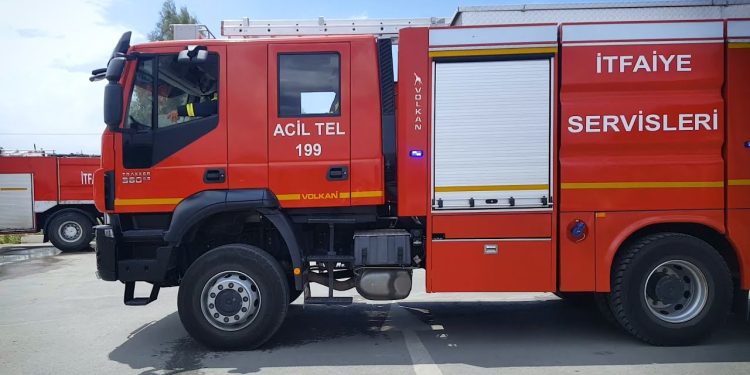 Aydınköy ve Dörtyol’da yangın