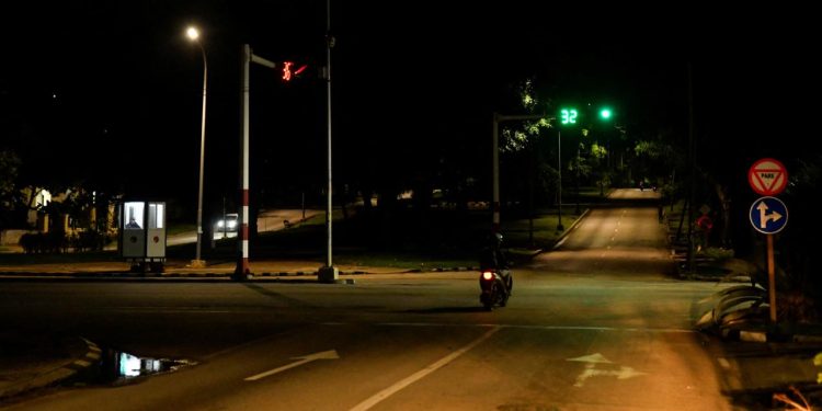 Küba'nın yüzde 70inde zorunlu elektrik kesintisi uygulanacak