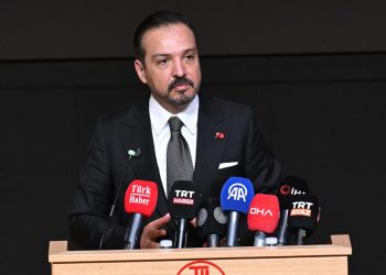 Kürşad Zorlu: Türk dili 86 milyon yurttaşımızın birliğini temsil eden yegane çimentomuzdur