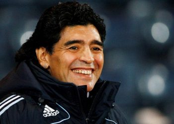 Arjantinde Maradonanın ölümüne ilişkin yürütülen davada iki doktor hakim karşısına çıktı