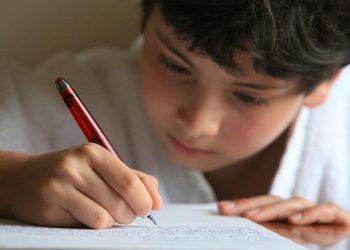 Bilim insanları açıkladı: İnsanların çoğu neden sağ elini kullanıyor?