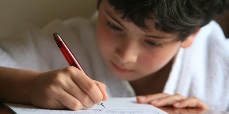 Bilim insanları açıkladı: İnsanların çoğu neden sağ elini kullanıyor?