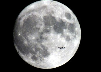 SpaceX roketi Ay'a çarpmak üzere