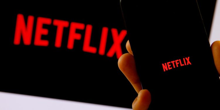 Netflix'e dava: Bağımlılık için tasarlanıyor, çocukların verileri kar amacıyla toplanıyor