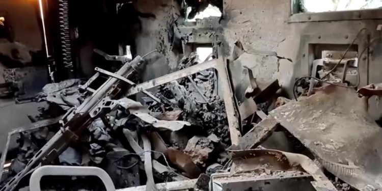 Pakistan'da düzenlenen intihar saldırısında 12 polis hayatını kaybetti