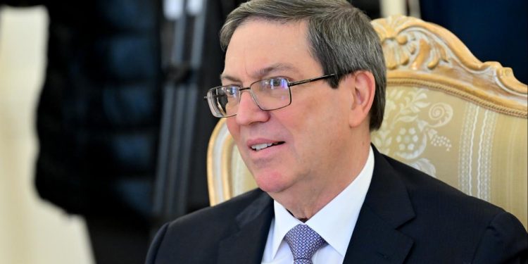 Küba, ABD'nin Castro'yu hedef alan suçlamalarını alçakça olarak nitelendirdi