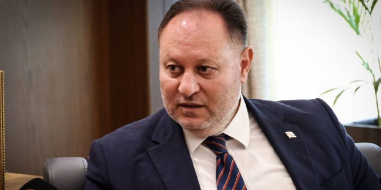 Öztürkler: “Türk bayrağı ve Türk askeri adada kalmaya devam edecektir”