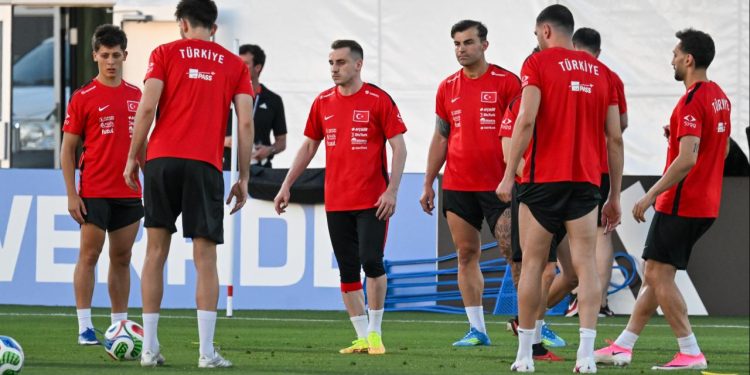 Bizim Çocuklar'ın Kanada yolculuğu başladı