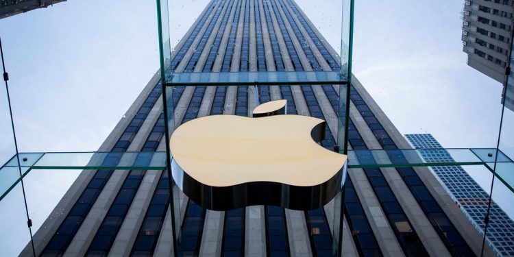 Apple, Rusyanın popüler sosyal medya uygulamalarından bazılarını App Store'dan kaldırdı