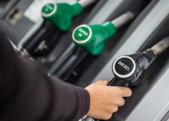 Rusyanın iki bölgesinde daha akaryakıt satışına kısıtlama getirildi