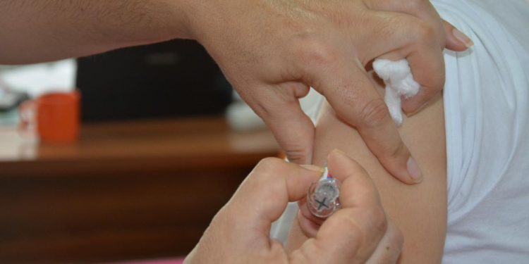 İlk mRNA grip aşısına onay yolu açıldı