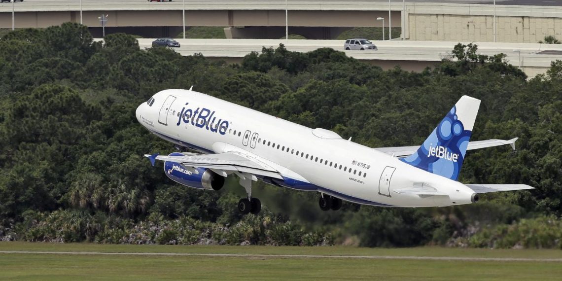 JFK Havalimanı'na inen JetBlue uçağı havada drone ile çarpıştı