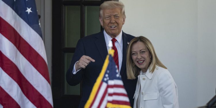 Trump, İran'ın nükleer tehdidiyle alakadar olmadığı için Meloni'ye yüklendi