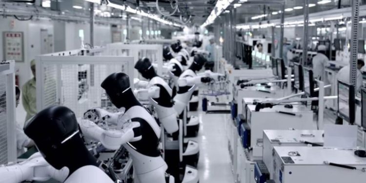 İnsansı robotlardan tarihi sınav: 60 bin görev, yüzde 99,99 başarı