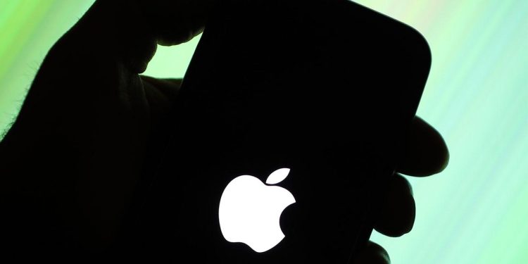 Apple Nvidiayı geride bırakarak dünyanın en değerli şirketi unvanını geri aldı
