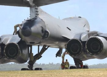Axios: ABD, İran'da yeniden B1 bombardıman uçakları kullanmaya başladı