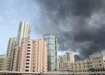 Bahreynde sirenler çalarken, halka güvenli yerlere sığınmaları çağrısı yapıldı