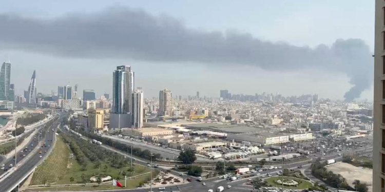 Bahreyn'de sirenler çaldı, halka güvenli bölgelere gitme çağrısı yapıldı