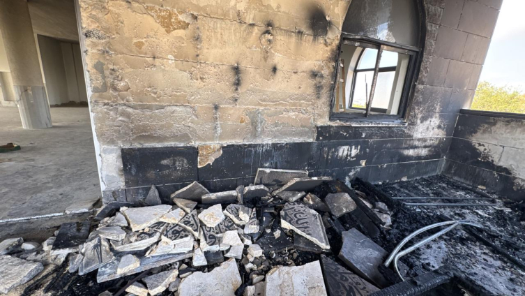 Hamas: Batı Şeria'da iki caminin yakılması faşist bir suçtur