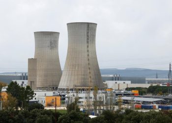 Yüksek sıcaklıkların etkili olduğu Fransa'da 3 nükleer reaktörün faaliyeti askıya alındı